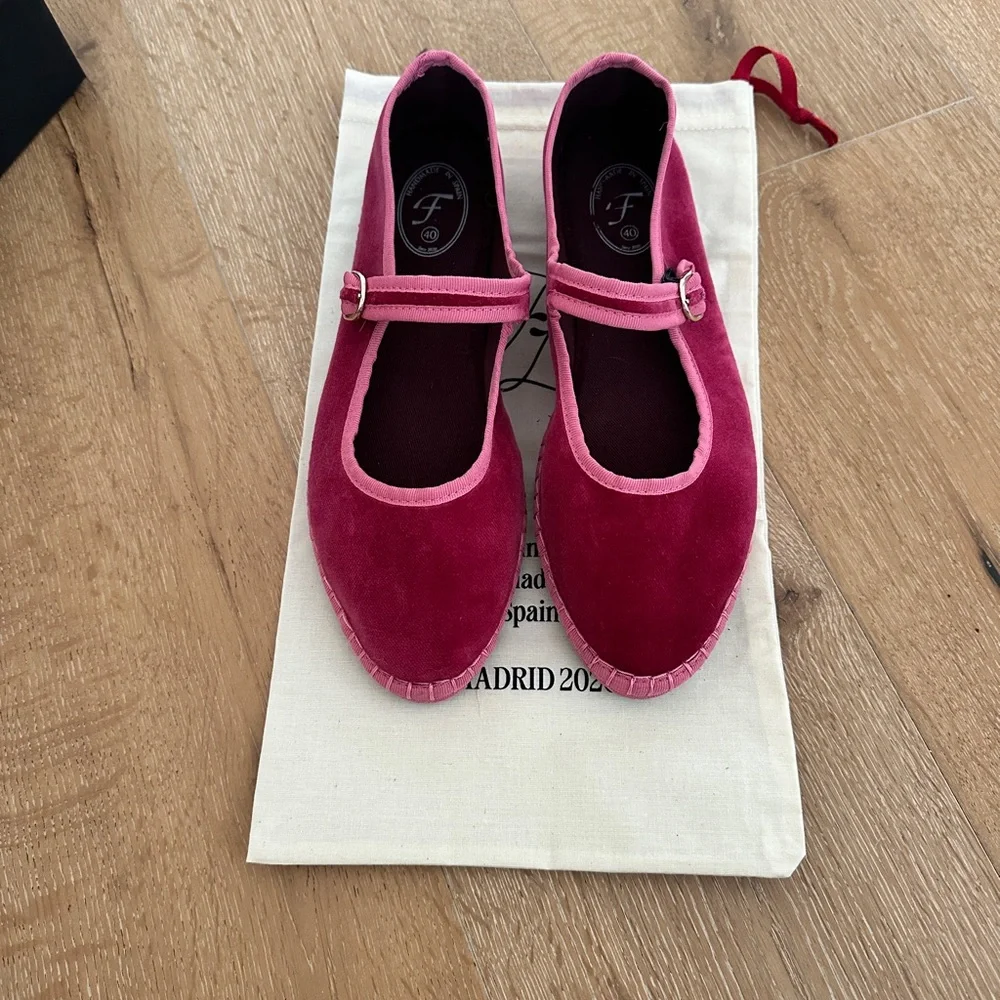 Flabelus Raspberry Velvet Flats - Picture 8 of 8